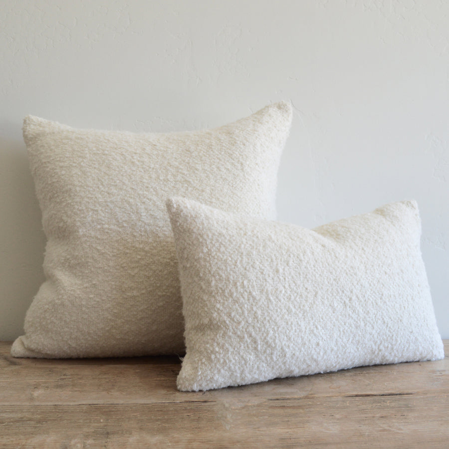 BOUCLE 22"x22"