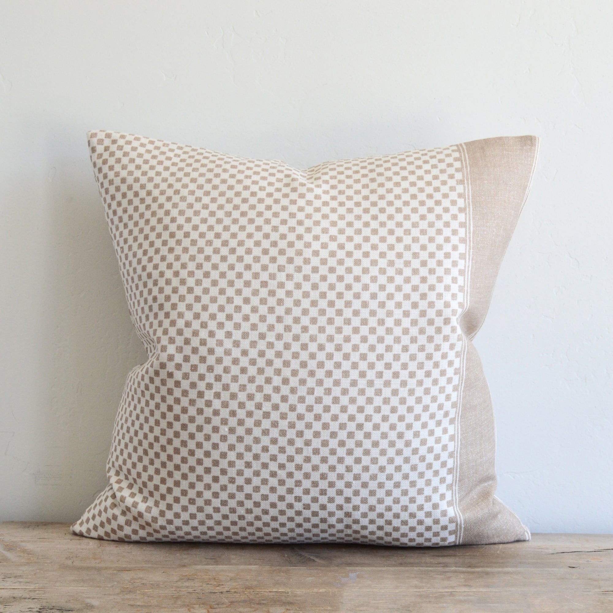 CHECKERED / BLEACHED OAK