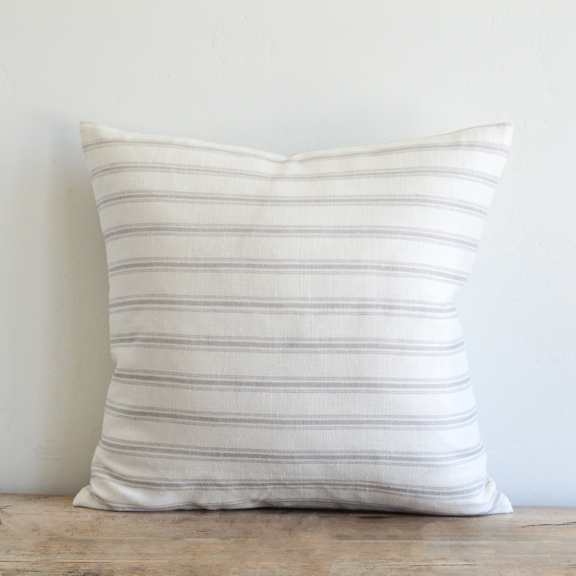 SHORELINE STRIPE/ GRAY