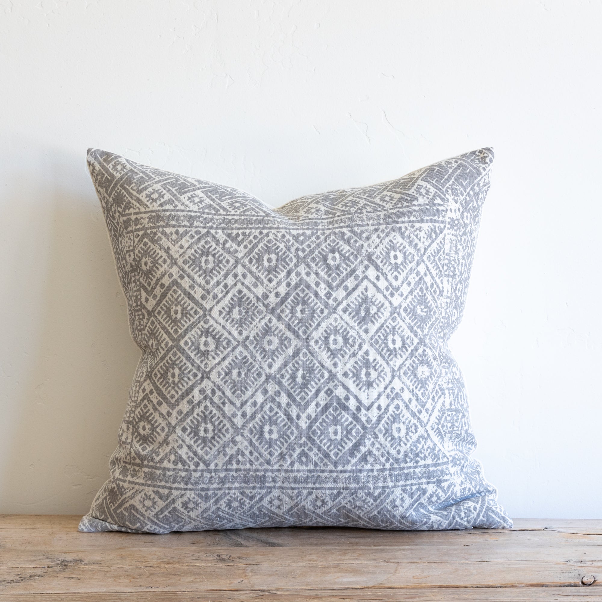 LABYRINTH / DARK GRAY