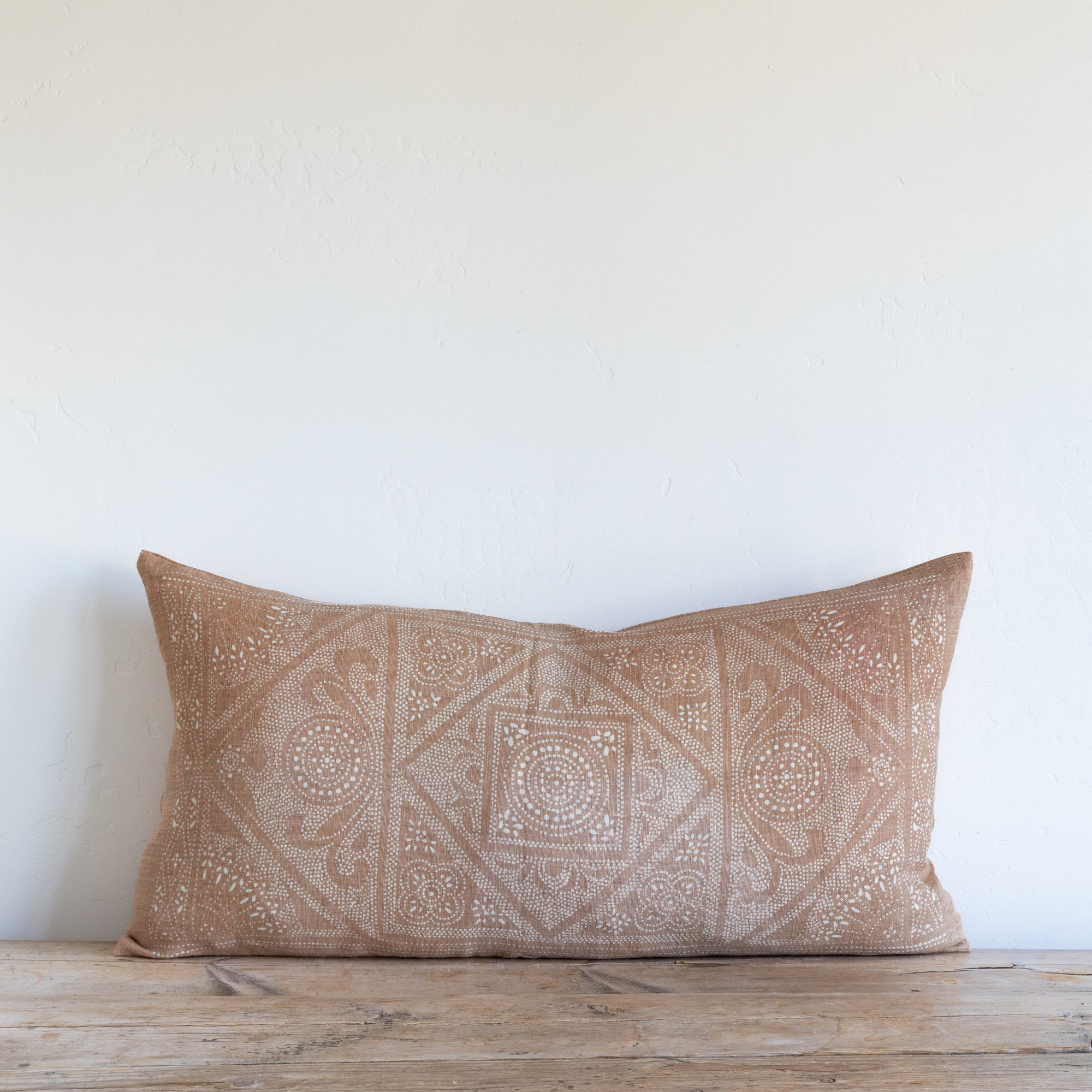 RAMSEY DARK 16" x 32" (LUMBAR)