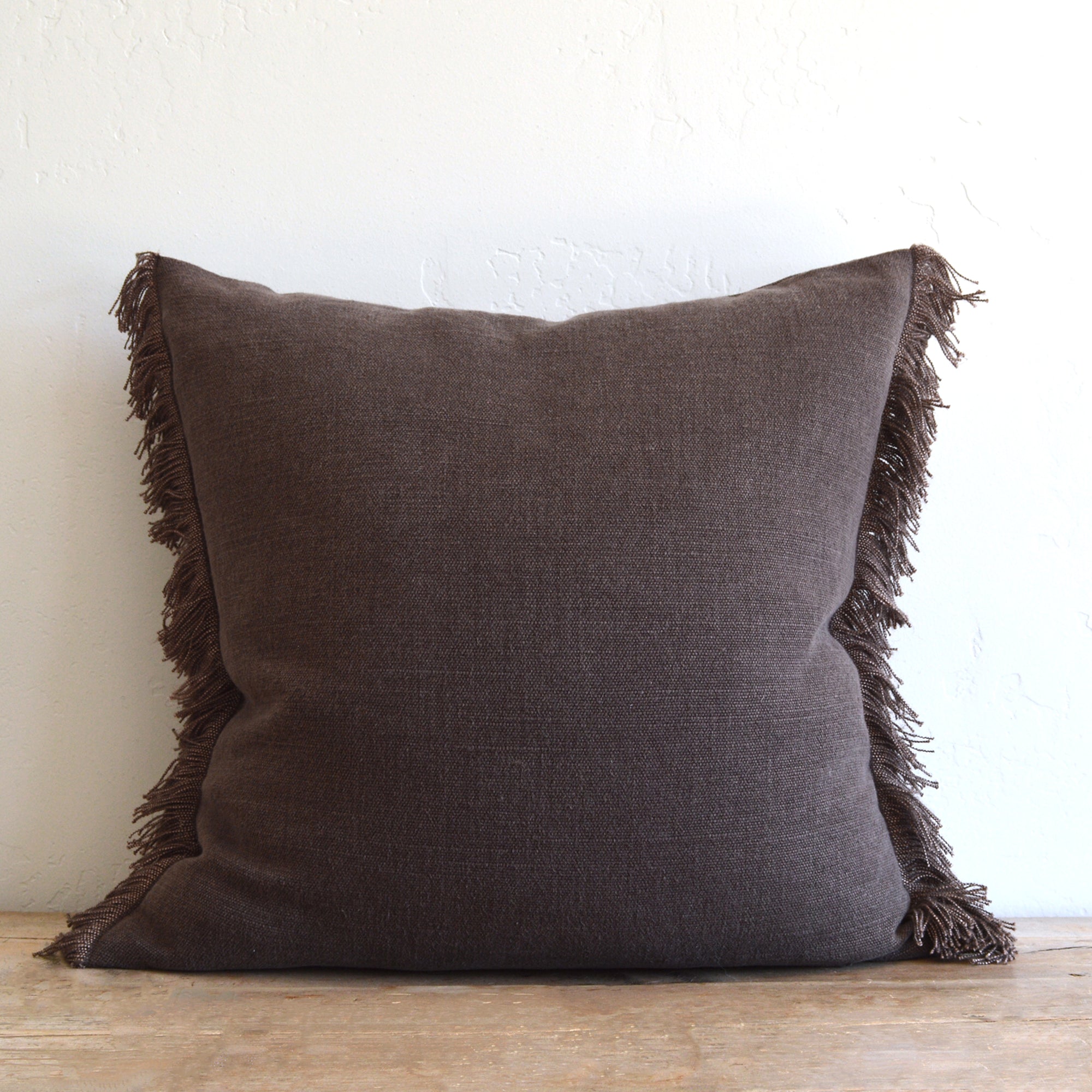 COCOA BELGIAN LINEN FRINGE 22"x22"