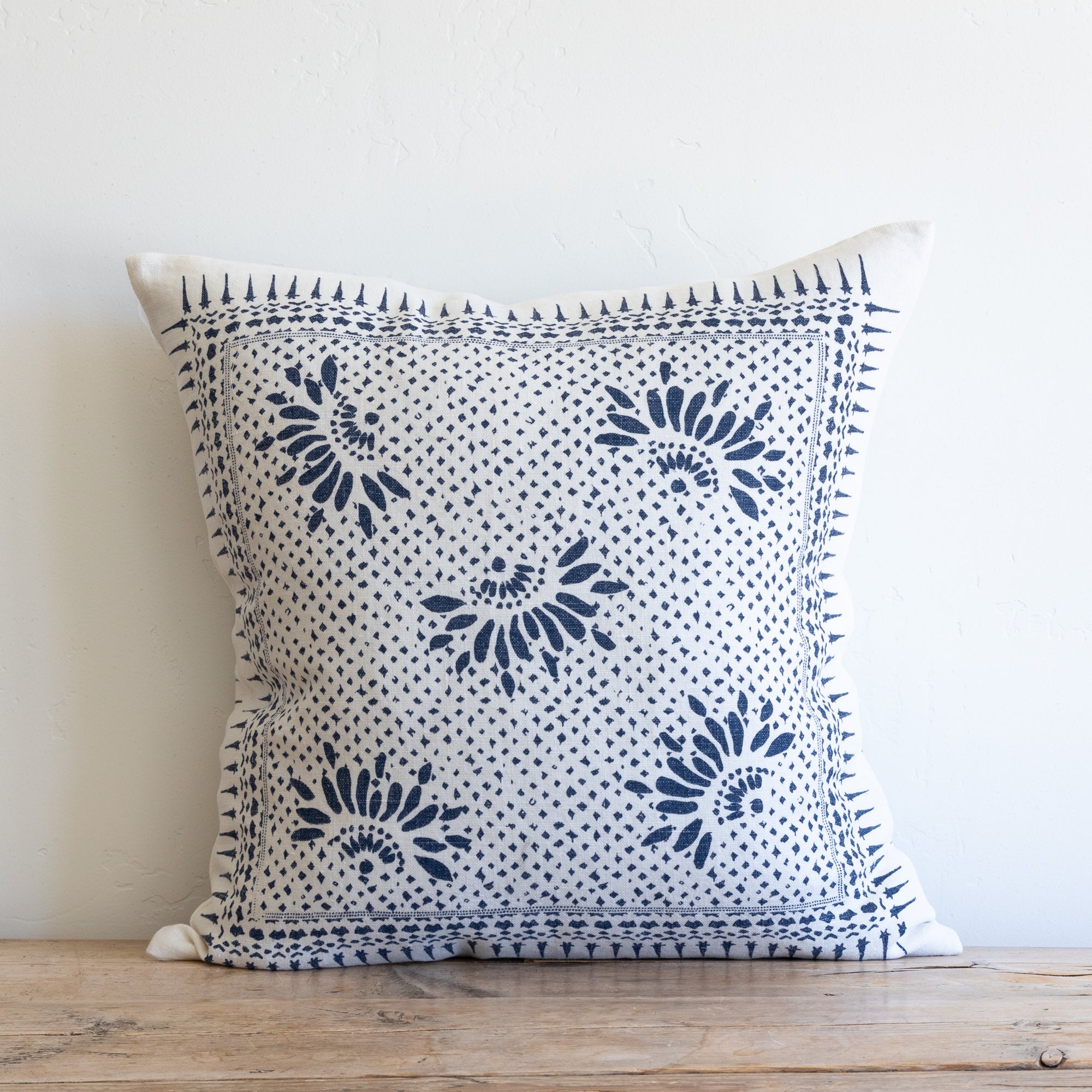 GRACIE FLOWER / DENIM BLUE