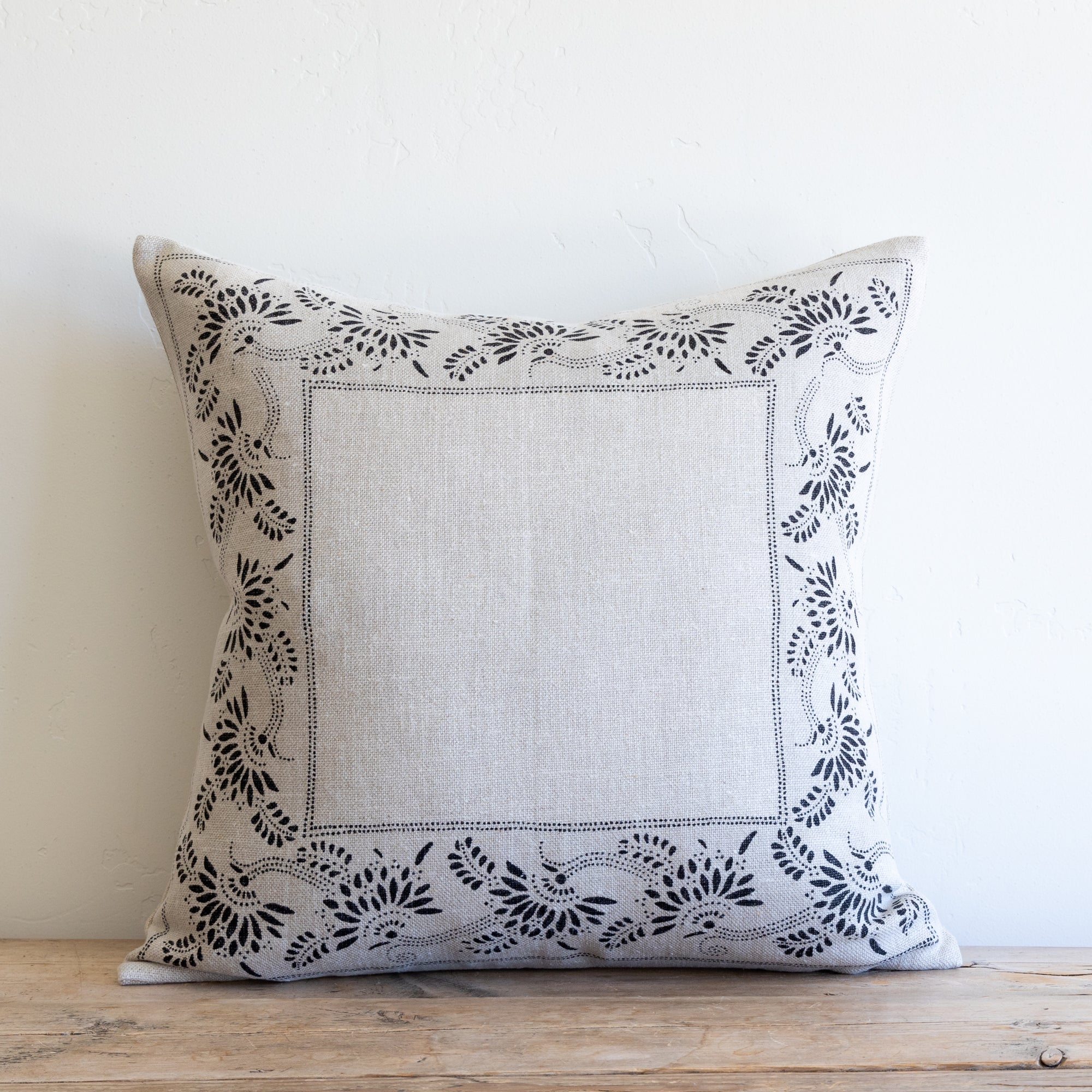 BORDERED MAMA / CHARCOAL ON NATURAL