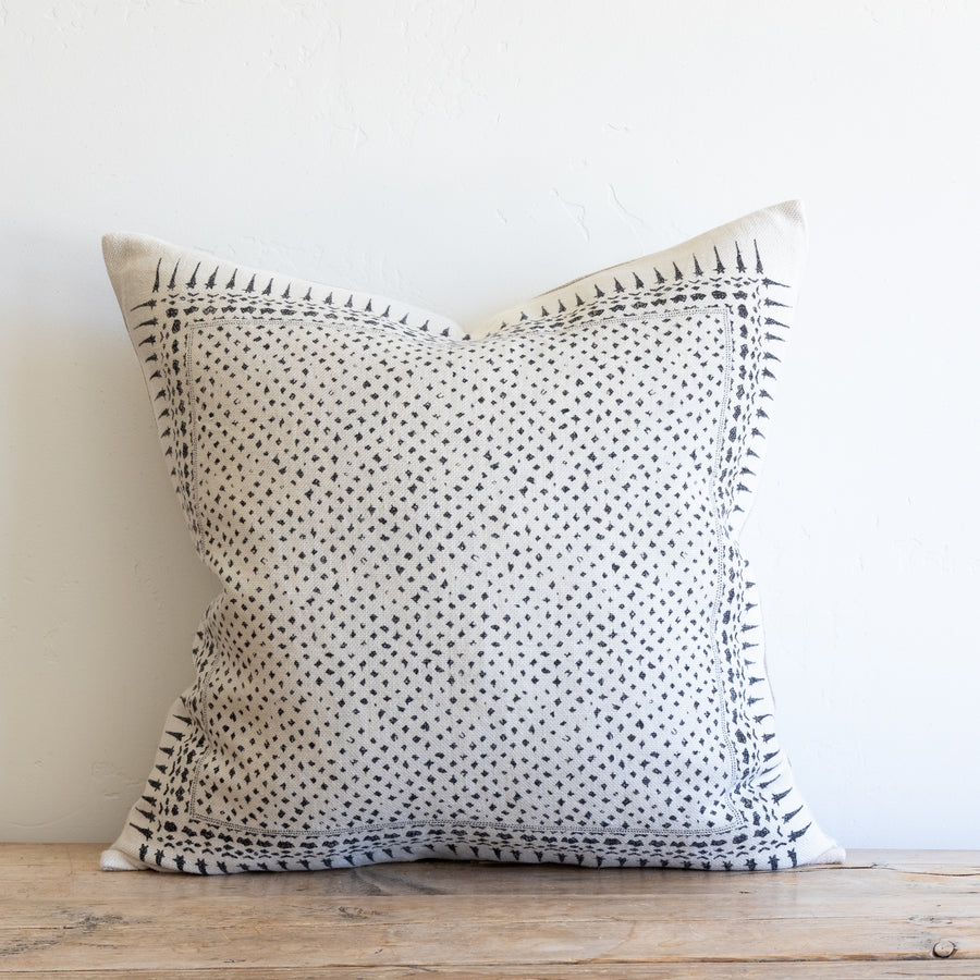 GRACIE / CHARCOAL ON NATURAL