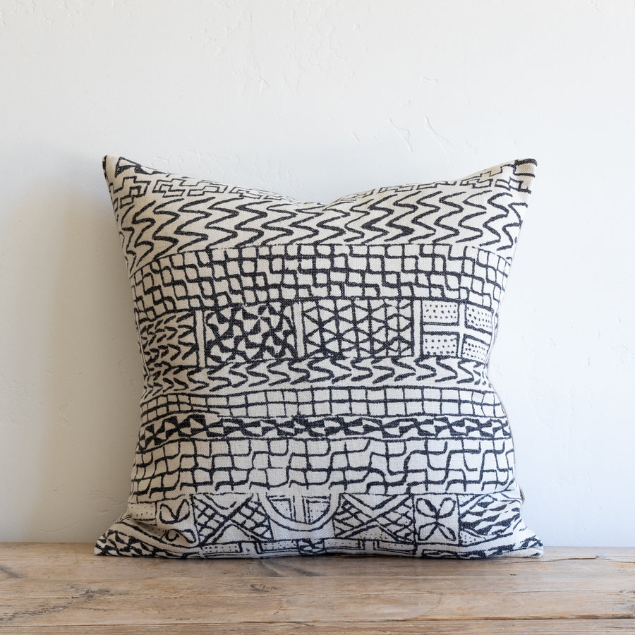 MAZE / CHARCOAL ON NATURAL