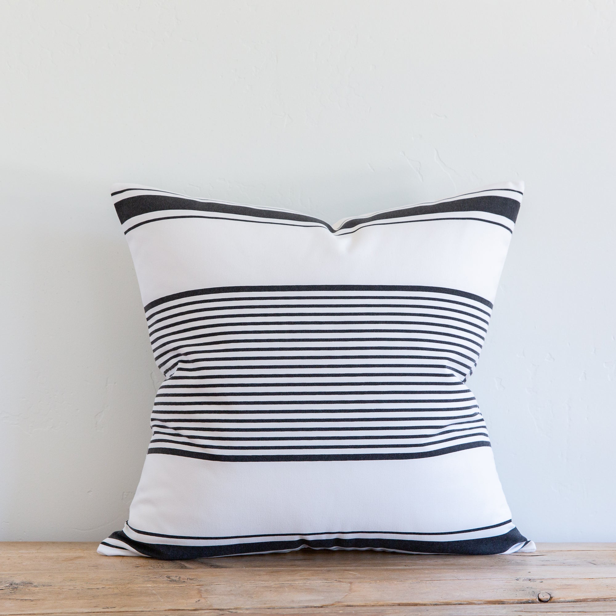 OUTDOOR MILO STRIPE - Sugar Feather