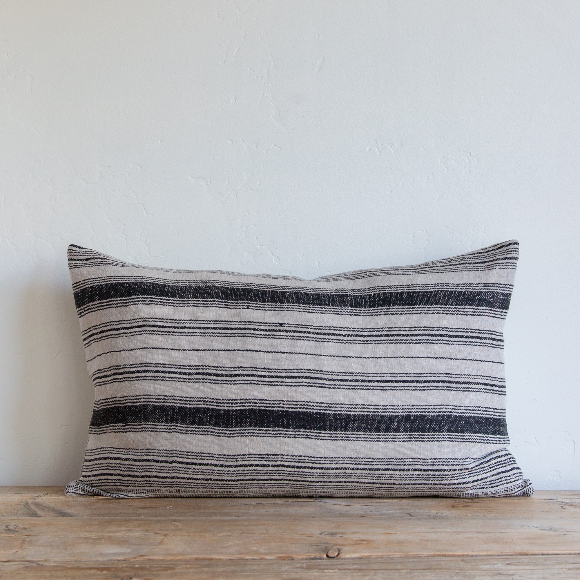 CLYDE STRIPE ON NATURAL (Lumbar) - Sugar Feather