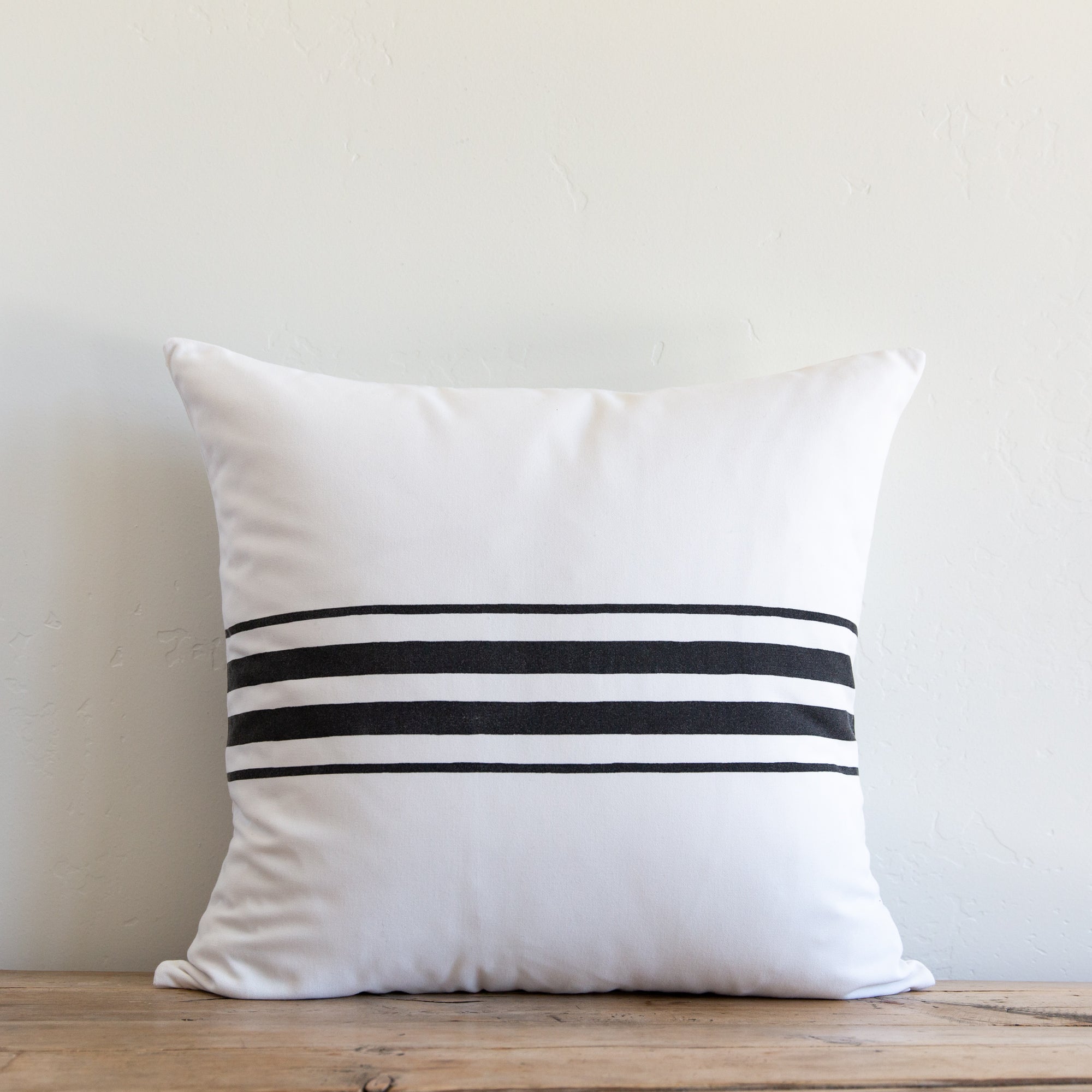 OUTDOOR FRENCHIE STRIPE LIGHT - Sugar Feather