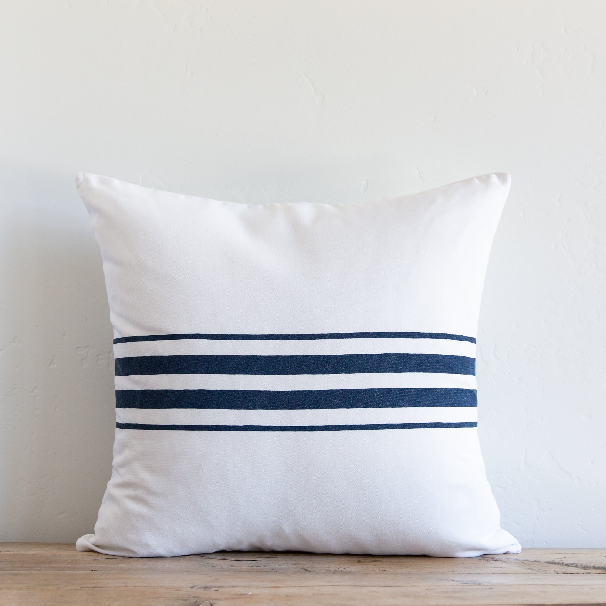 OUTDOOR FRENCHIE STRIPE LIGHT - Sugar Feather