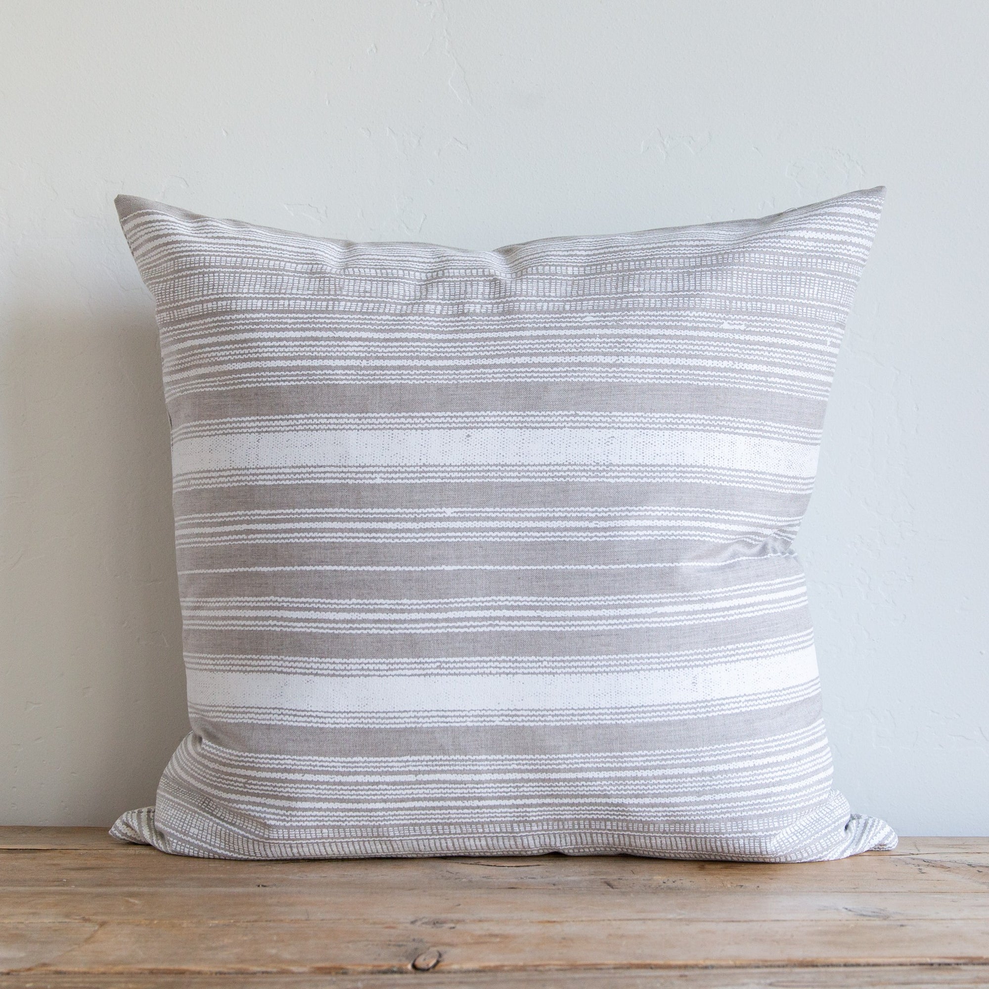 OUTDOOR CLYDE STRIPE PILLOW Sugar Feather