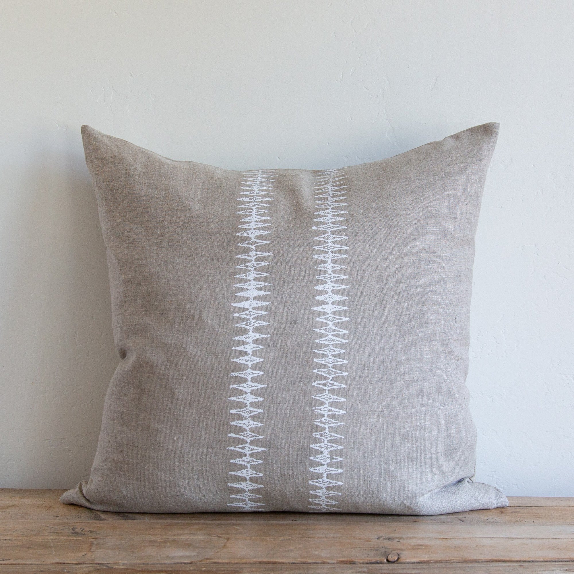 SOUND LIGHT ON NATURAL (Euro) - Sugar Feather