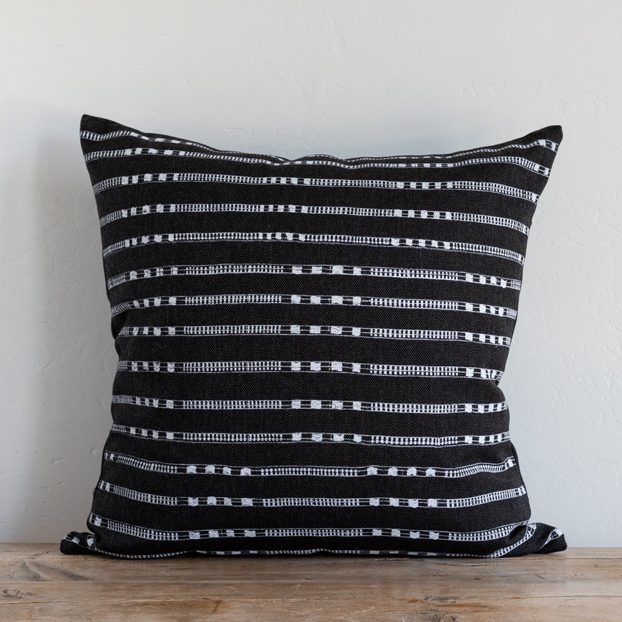 OUTDOOR BELMONT DARK PILLOW